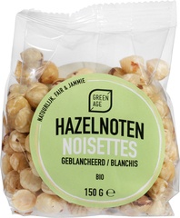 Hazelnoten geblancheerd