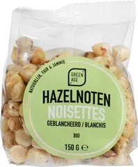 Hazelnoten geblancheerd